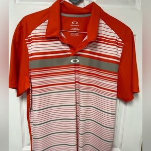 Oakley regular fit golf polo. Excellent condition.